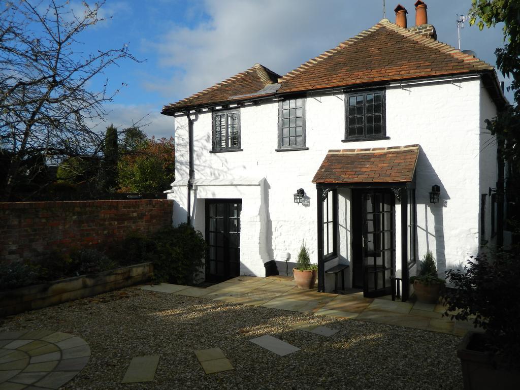 Henry VIII Cottage In The Heart Of Henley Buitenkant foto